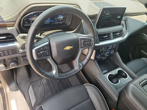Used 2024 Chevrolet Tahoe Premier w/ Premium Package AWD/4WD image 10