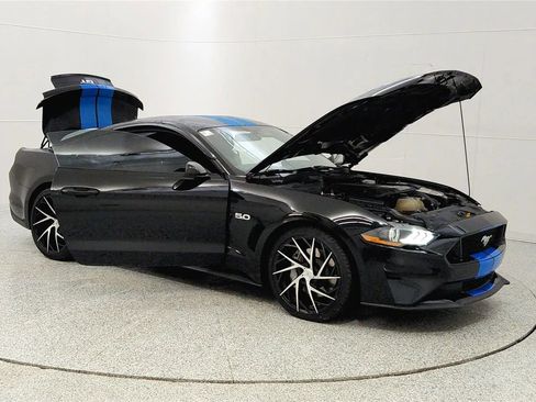 Used 2020 Ford Mustang GT image 5