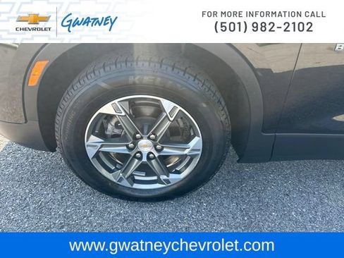 Used 2025 Chevrolet Blazer LT AWD/4WD image 9