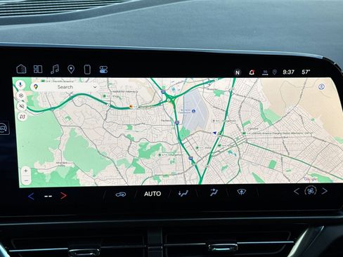 Used 2025 Chevrolet Equinox EV LT image 23