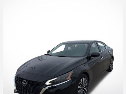 Used 2024 Nissan Altima 2.5 SV