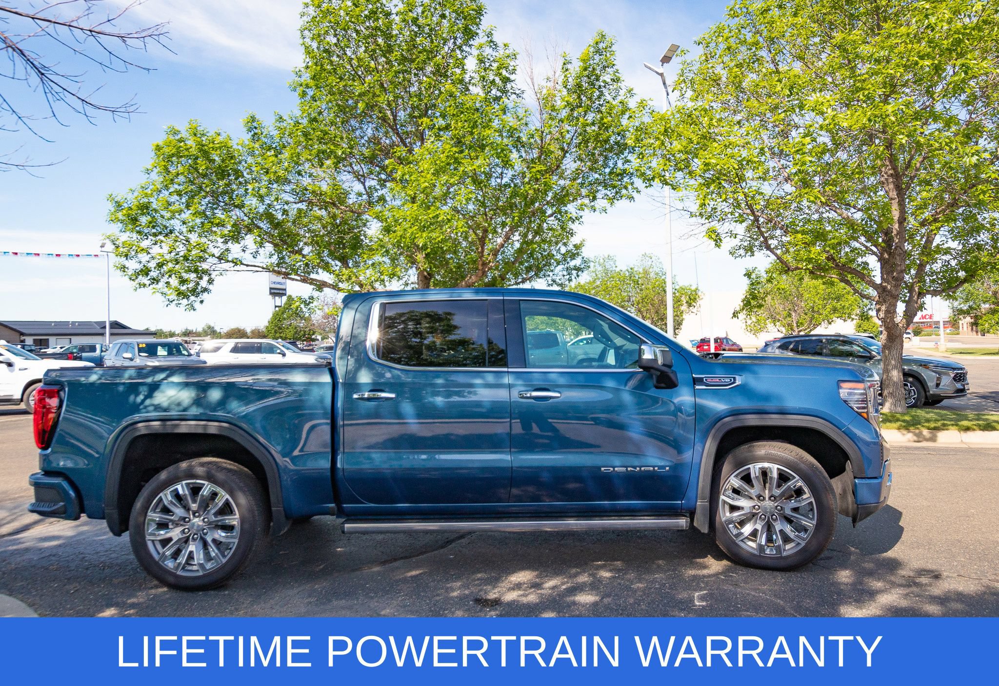 Used 2025 GMC Sierra 1500 Denali w/ Denali Reserve Package AWD/4WD image 8