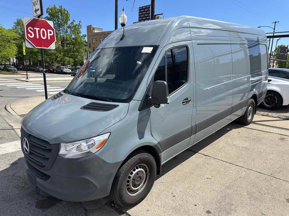 Used 2024 Mercedes-Benz Sprinter 2500 w/ Acoustic Package image 3