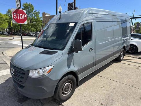 Used 2024 Mercedes-Benz Sprinter 2500 w/ Acoustic Package image 3