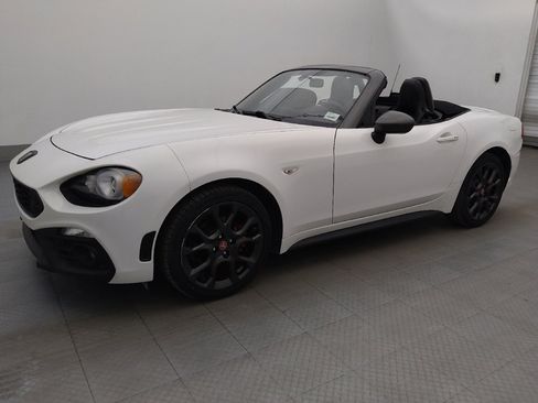 Used 2017 FIAT 124 Spider Abarth RWD image 2