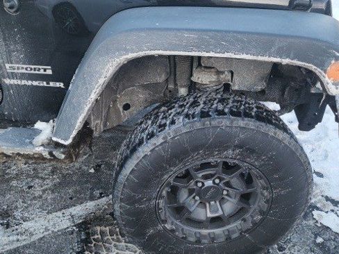 Used 2013 Jeep Wrangler Unlimited Sport image 4