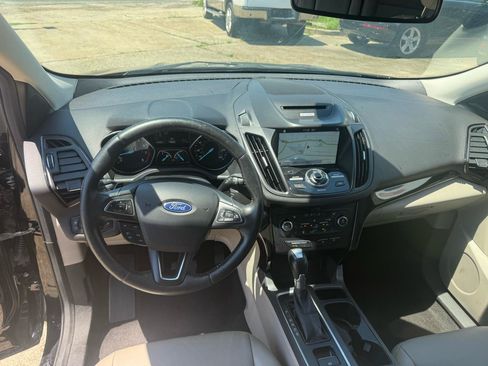 Used 2017 Ford Escape Titanium FWD image 9