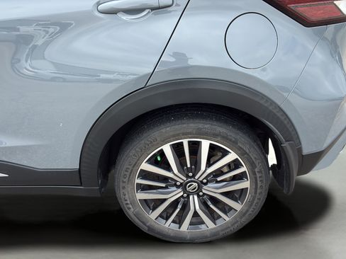 Used 2021 Nissan Kicks SR w/ SR Premium Package FWD image 40