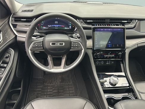 Used 2023 Jeep Grand Cherokee 4WD 4xe image 12