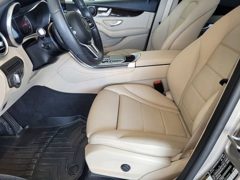 Used 2021 Mercedes-Benz GLC 300 4MATIC image 17