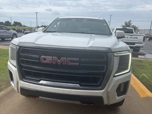 Used 2024 GMC Yukon AT4 w/ Technology Package AWD/4WD image 2