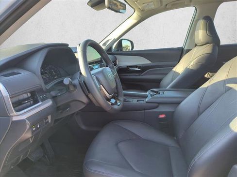 Used 2026 Toyota Grand Highlander Platinum image 12
