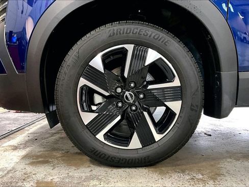 Certified 2025 Nissan Kicks SV image 8