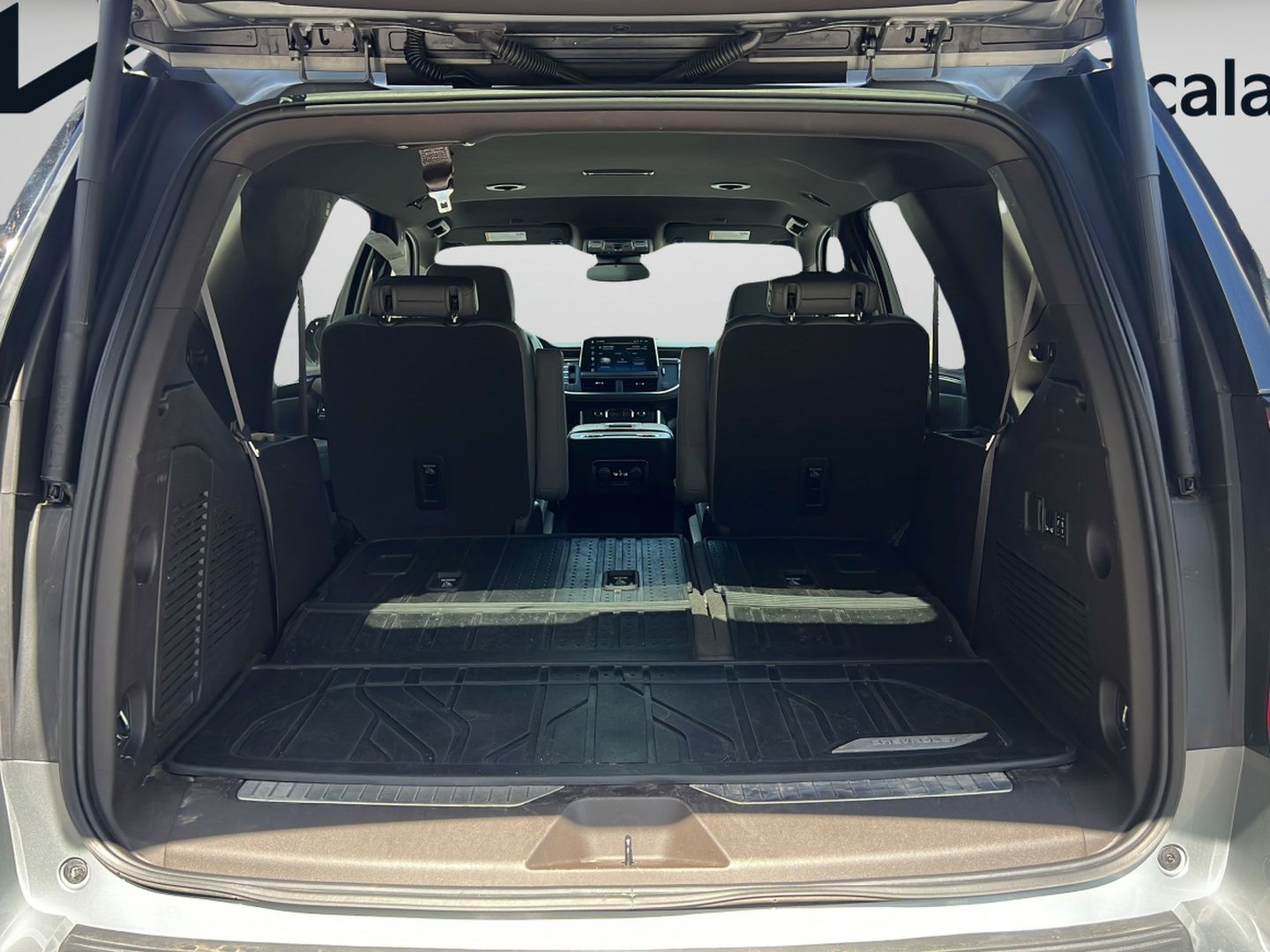 Used 2024 Chevrolet Tahoe Z71 w/ Luxury Package AWD/4WD image 16