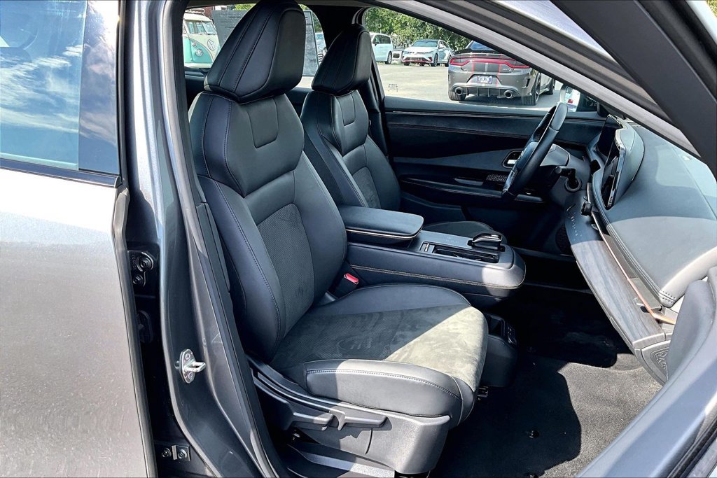 Used 2023 Nissan Ariya FWD image 30