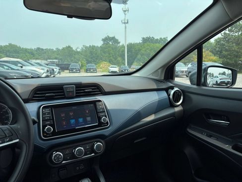 Used 2025 Nissan Versa SV FWD image 28