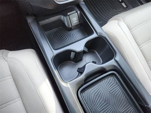 Used 2018 Honda CR-V EX image 16