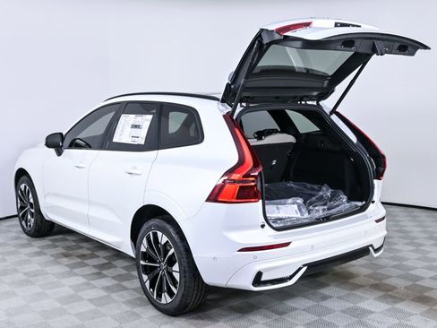 New 2026 Volvo XC60 B5 Plus w/ Climate Package image 32