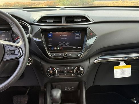 Used 2022 Chevrolet TrailBlazer LT w/ Convenience Package image 14