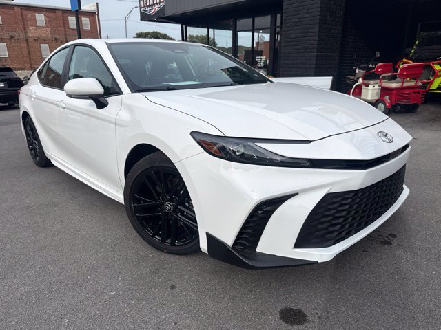 Used 2026 Toyota Camry SE FWD image 3
