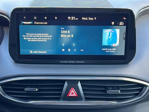 Certified 2023 Hyundai Santa Fe SEL w/ Premium Package FWD image 17