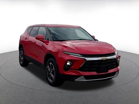 Used 2026 Chevrolet Blazer LT AWD/4WD image 3