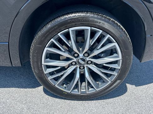Certified 2024 Cadillac XT4 Sport AWD/4WD image 16