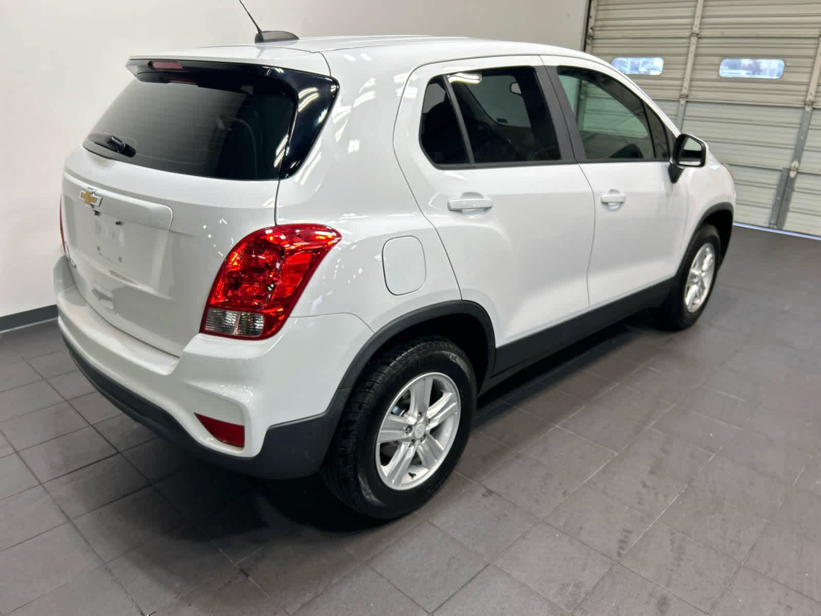 Used 2017 Chevrolet Trax LS AWD/4WD image 3