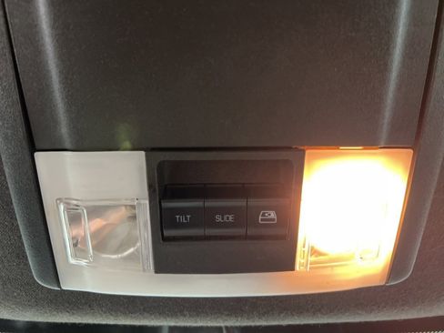 Used 2014 Ford F350 Lariat image 19