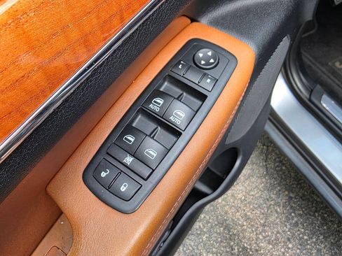 Used 2013 Jeep Grand Cherokee Overland AWD/4WD image 10