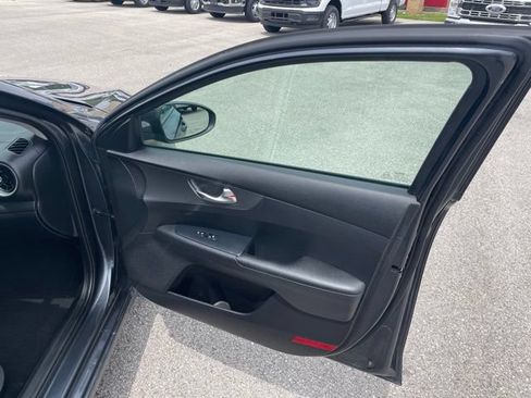 Used 2021 Kia Forte LXS FWD image 40