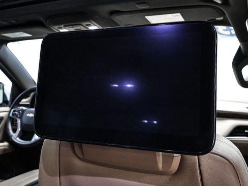 Used 2023 Chevrolet Suburban Premier w/ Premium Package 2 image 26