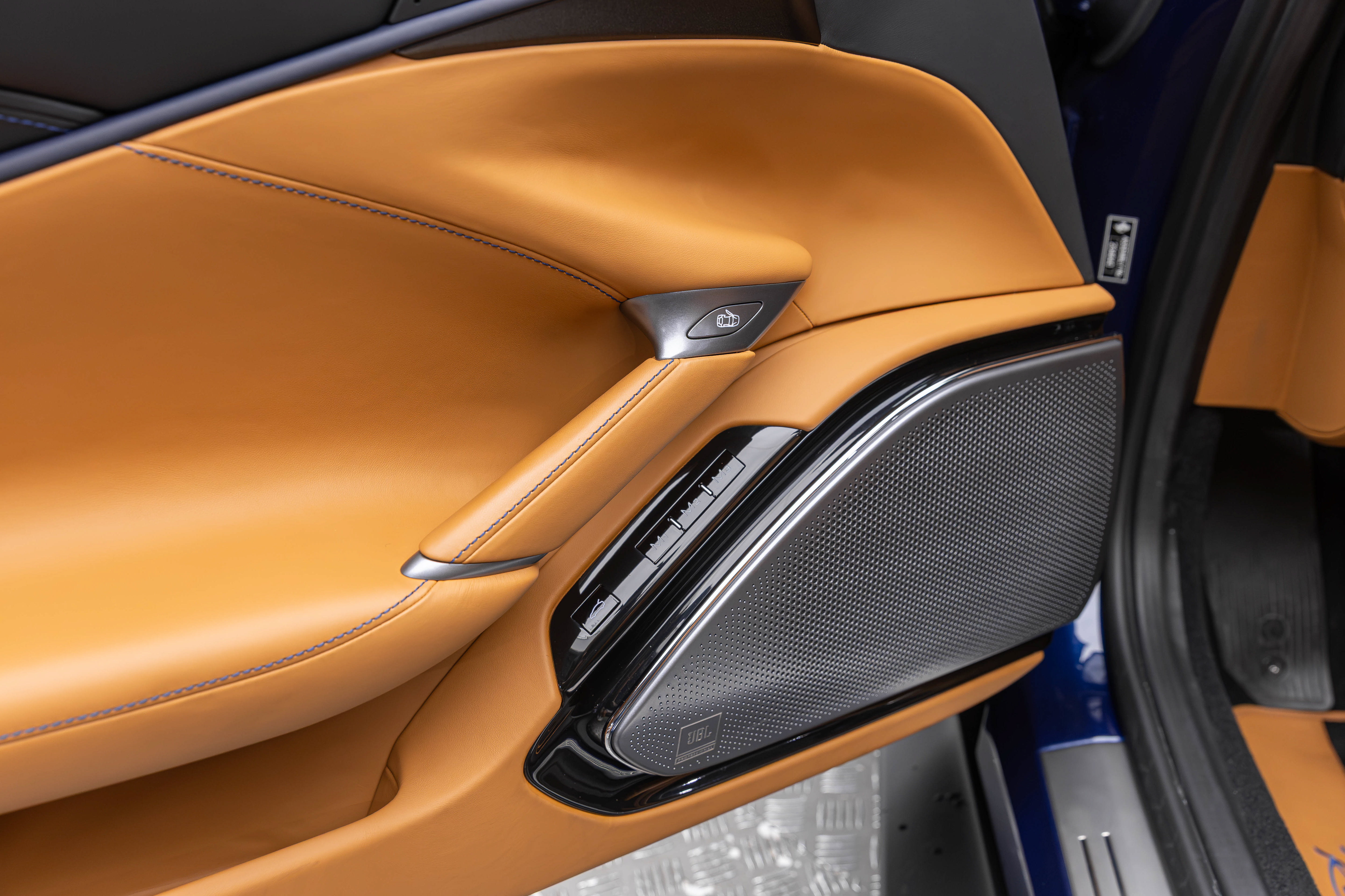 Used 2025 Ferrari Roma Spider RWD image 12