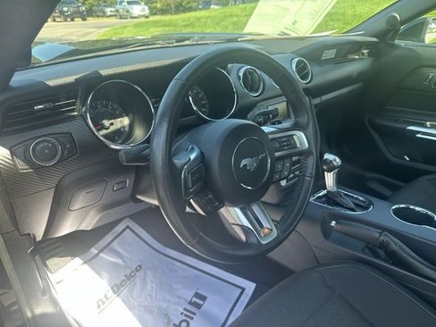 Used 2017 Ford Mustang Coupe image 18