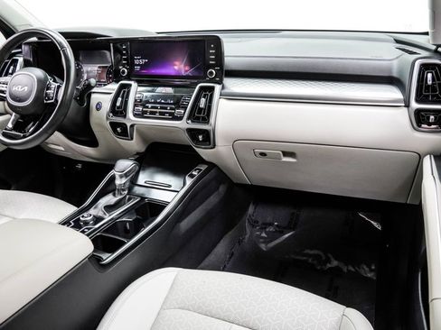 Used 2023 Kia Sorento S w/ Panoramic Sunroof Package FWD image 22