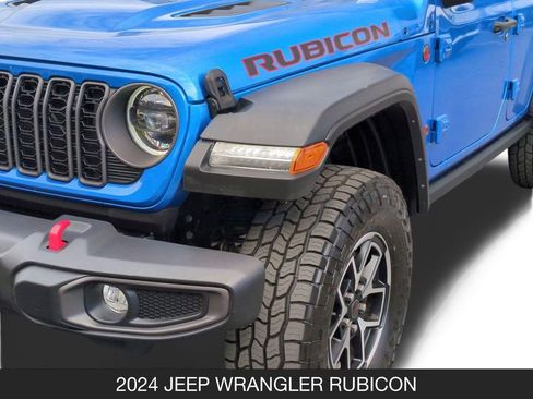 Used 2024 Jeep Wrangler Unlimited Rubicon AWD/4WD image 10