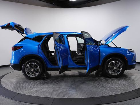 Certified 2025 Chevrolet Blazer LT w/ Driver Confidence Package FWD image 9