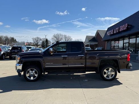 Used 2016 GMC Sierra 2500 SLT w/ Driver Alert Package image 4