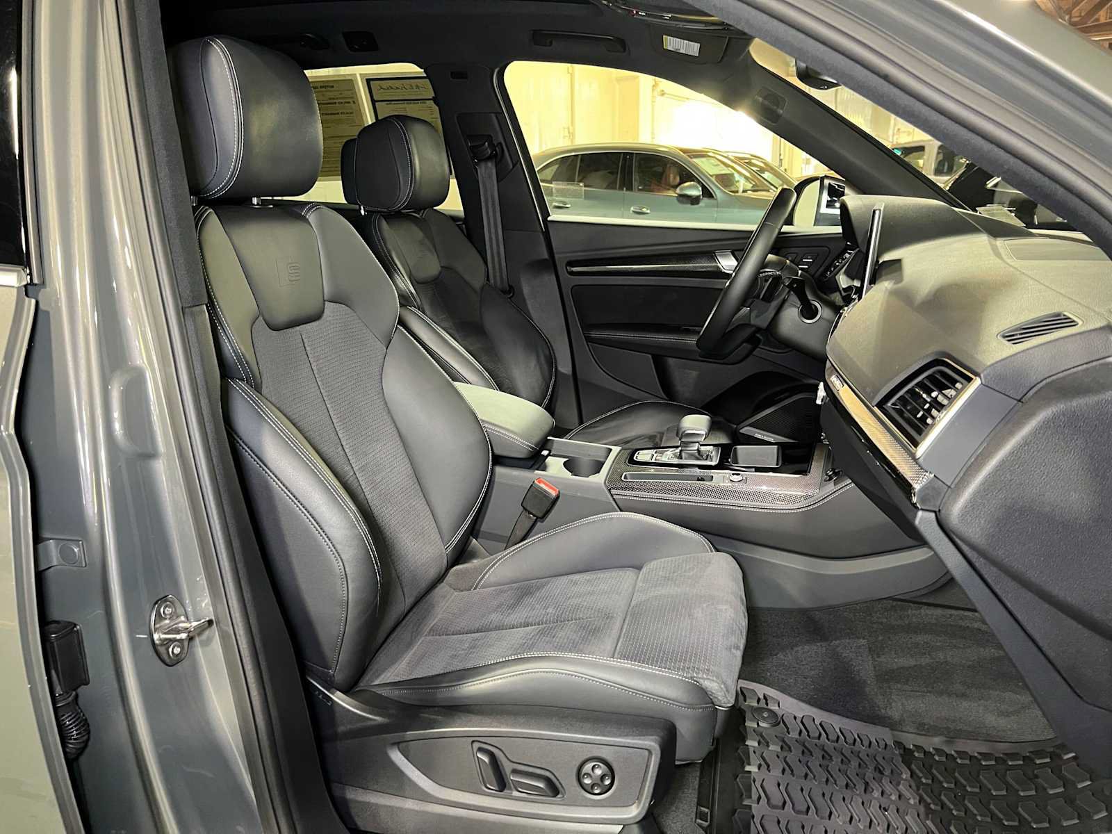 Used 2024 Audi SQ5 Premium Plus w/ Premium Plus Package AWD/4WD image 12