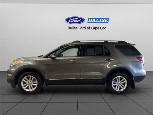 Used 2014 Ford Explorer XLT w/ Equipment Group 202A image 3