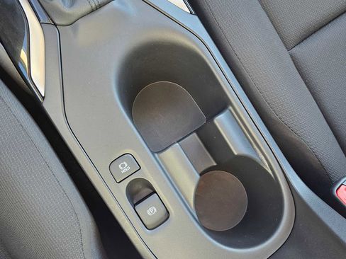 Used 2025 Toyota Corolla LE image 30