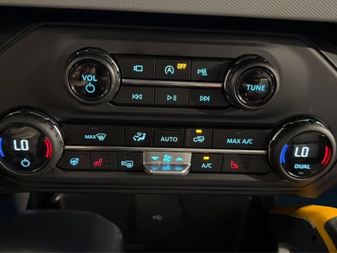 Used 2023 Ford Bronco Badlands AWD/4WD image 32