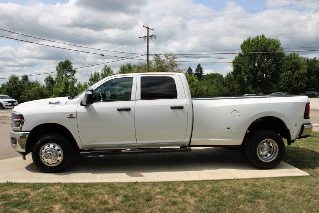 Used 2025 RAM 3500 Tradesman AWD/4WD image 32