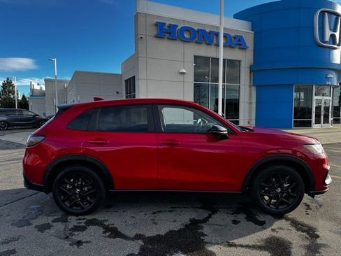 Used 2025 Honda HR-V Sport image 4