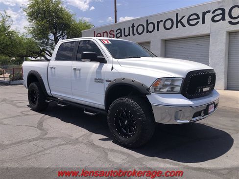 Used 2017 RAM 1500 Big Horn RWD image 2