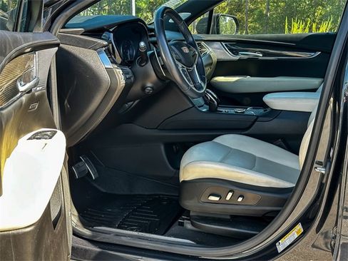 Used 2022 Cadillac XT5 Sportv w/ Technology Package image 10