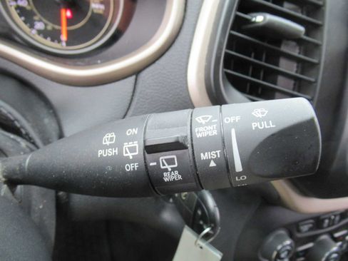 Used 2017 Jeep Cherokee Sport w/ Cold Weather Group image 27