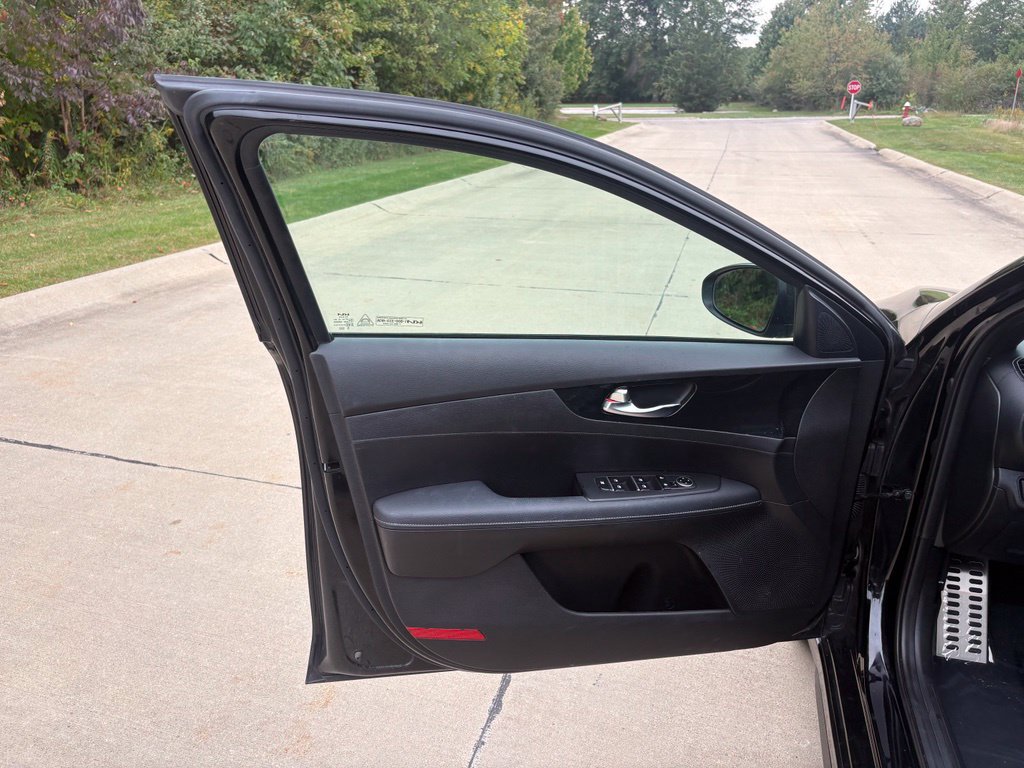 Used 2023 Kia Forte GT-Line FWD image 13