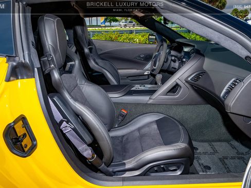 Used 2015 Chevrolet Corvette Z06 w/ 3LZ Preferred Equipment Group RWD image 11
