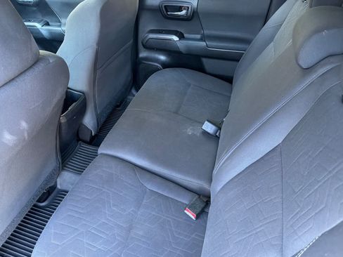 Used 2017 Toyota Tacoma TRD Off-Road w/ Tow Package (A/T) AWD/4WD image 4